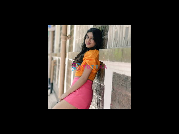 Riya 9801263724 vip escort service college girls available