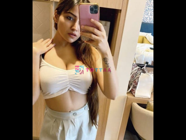 Hii sir 8969//716615// call me low price high profile collage girl full safe and secure available