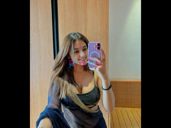 Hii sir 8969//716615// call me low price high profile collage girl full safe and secure available